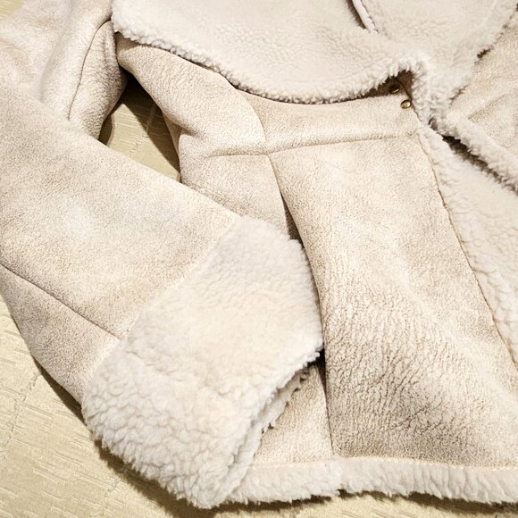 White House Black Market Jackets & Blazers - WHBM ECRU/CREAM FAUX SHEARLING STYLE ASYMMWTRICAL HIP LENGTH JACKET SIZE XSP